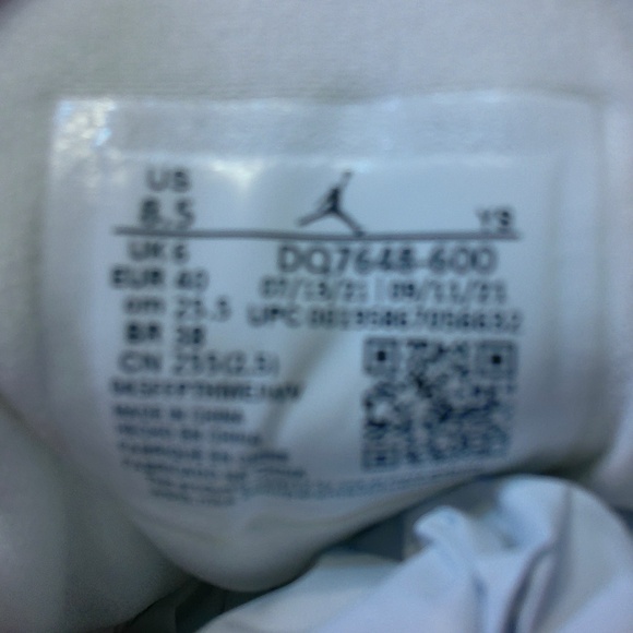 EC Nike Air Jordan 1 Retro ‘USA’ Mid SE Sneakers Woman’s Sz US 8.5/EU 40 - Picture 10 of 12